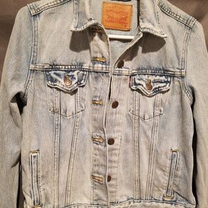 Levi Light Wash Denim Jacket